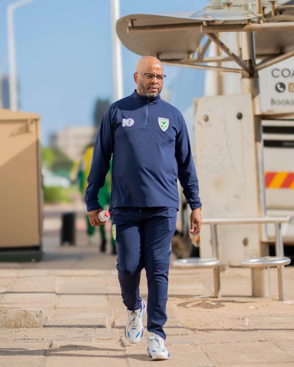 MakhubuSimanga's tweet image. Manqoba Mngqithi

His @goldenarrowsfc1 side is playing some of the most beautiful football in the entire #PSL

The experience he gained during his tenure at #MamelodiSundowns shines through in every performance

Let’s give him his flowers, he’s earned them