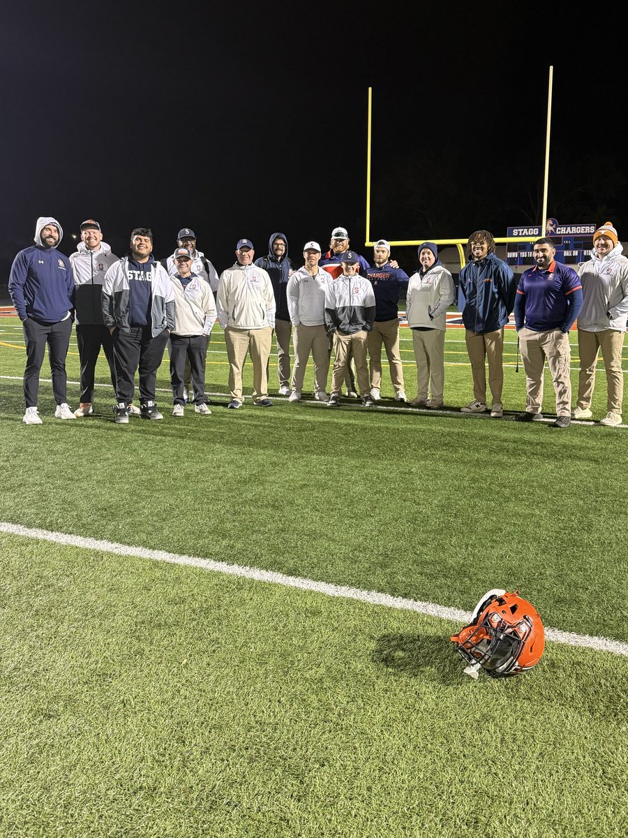 CoachEakels's tweet photo. 1st year coaching is a wrap. Didn’t go the way we wanted but I loved every minute, we will be back. BLESSED TO BE A CHARGER. I’m going to miss these seniors🖤On to track🥇 #chargerpride🏈🐎 #staggchargers https://t.co/u7YTUGQyK8