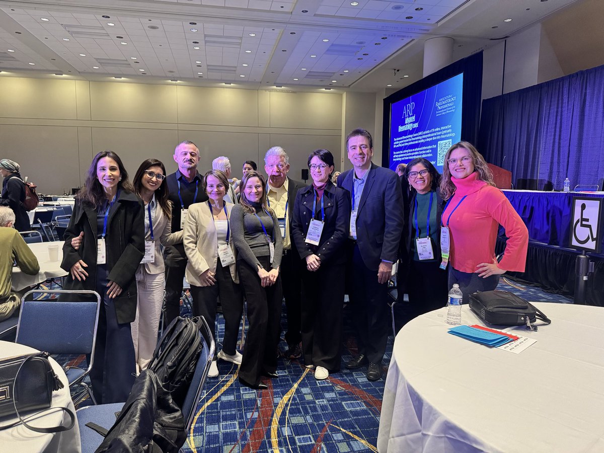 CarlaDionello's tweet photo. 🇧🇷 Inspiring exchange! Brazilians bringing fresh perspectives to rheumatology innovation with Dr. Jack Cush (@RheumNow) at #ACR25 💬✨
#ACR25 #ACR25ambassador @ACRheum https://t.co/3EA5aCUZPN