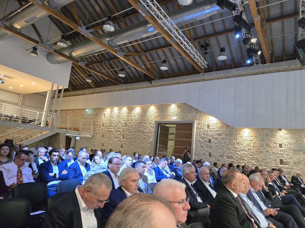 Γενική Συνέλευση του Εμπορικού και Βιομηχανικού Επιμελητηρίου Πάφου.
Μια σημαντική στιγμή για την επιχειρηματική κοινότητα της Πάφου, όπου συζητούνται θέματα ανάπτυξης, καινοτομίας και στήριξης των τοπικών επιχειρήσεων.
#ΕΒΕΠάφου #ΓενικήΣυνέλευση #ΠάφοςΕπιχειρεί #BusinessCyprus