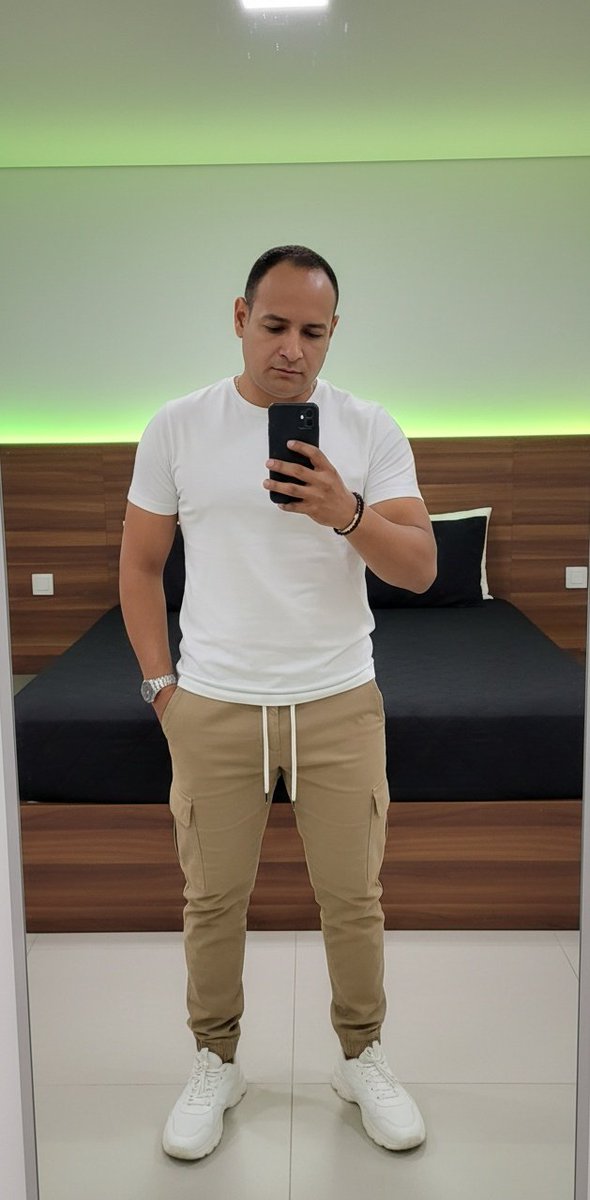 Hay una verdad, lo que no tomas, te lo arrebatan. Lo que no enfrentas, te destruye. Y lo que postergas, te pudre el alma.

Lo más peligroso no es fracasar. Es seguir postergando la vida que quieres y puedes provocar para el cumplimiento del Dios en tí y tu generación