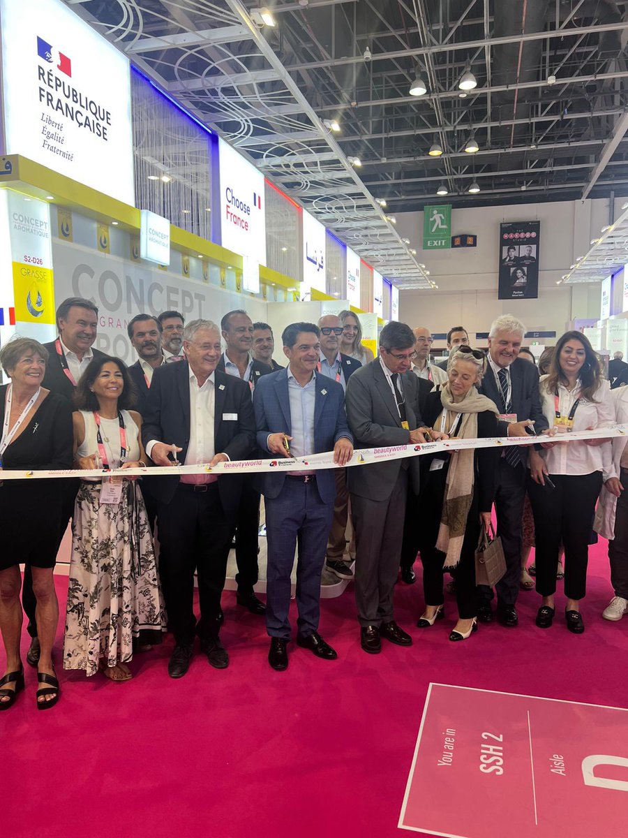 Inauguration du Pavillon #GrasseExpertise à #BeautyworldMiddleEast2025 à Dubaï 
Aux côtés de S.E. #NicolasNiemtchinow <a href="/FranceEmirats/">France aux Emirats 🇫🇷🇪🇺</a> <a href="/FranceBusiness/">France Business News</a> <a href="/MichaelScherpe/">Scherpe Michael</a>  <a href="/MaritheBechu/">Béchu Marithé</a> fiers de valoriser l’excellence française de la parfumerie au cœur du Pavillon France <a href="/villedegrasse/">Ville de Grasse</a>