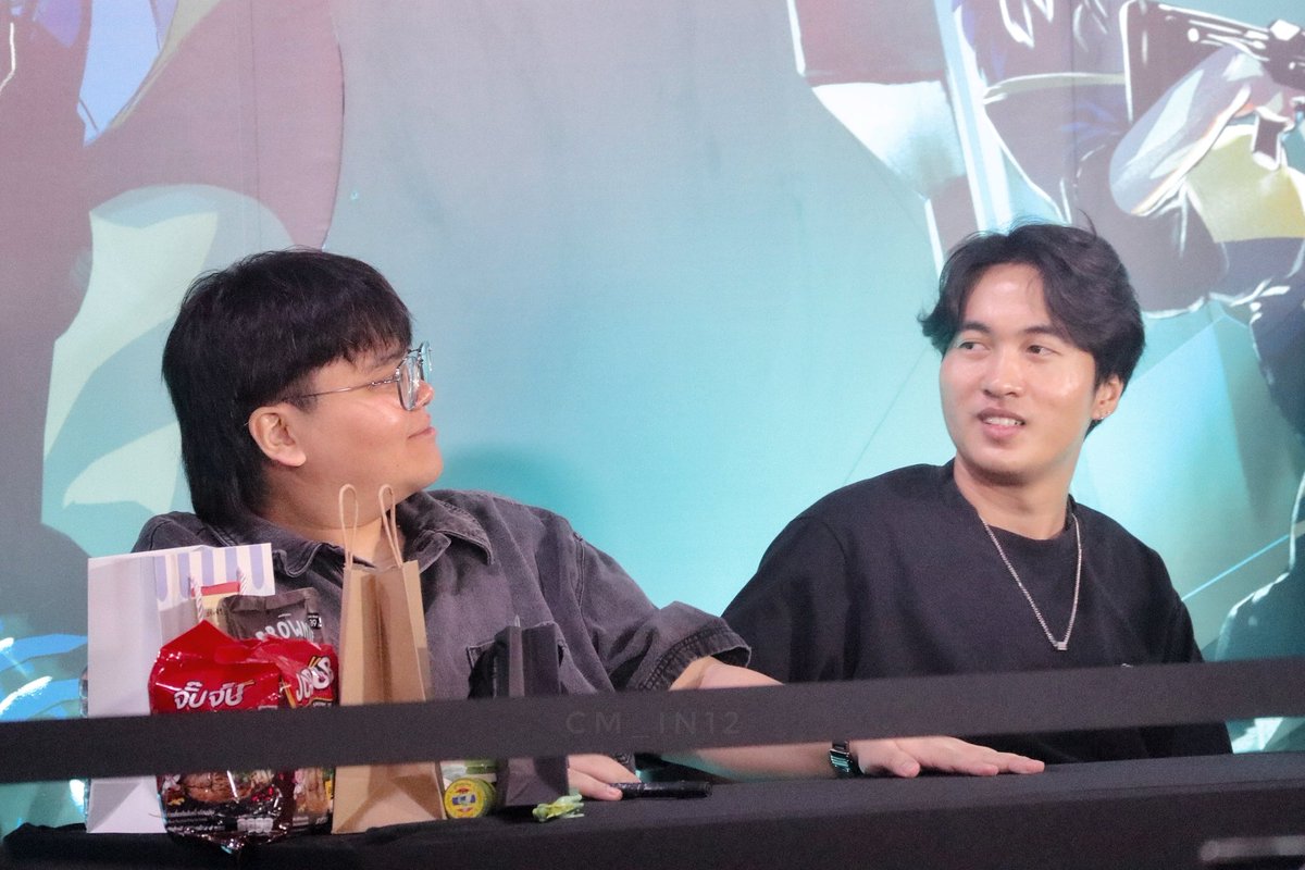 CM_In12's tweet image. แล้วสองคนนี้คืออะไรร๊555555+ 🤣🤣

#SawasdeekubPRX #pprxteam #PaperRex #CigaretteSKla #VCTAscensionPacific
