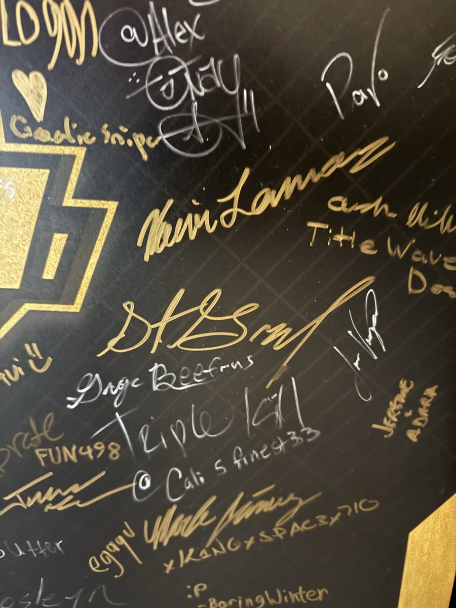 and we’re in the uber😢
<a href="/HCS/">Halo Esports</a> please be quick
✌️Seattle