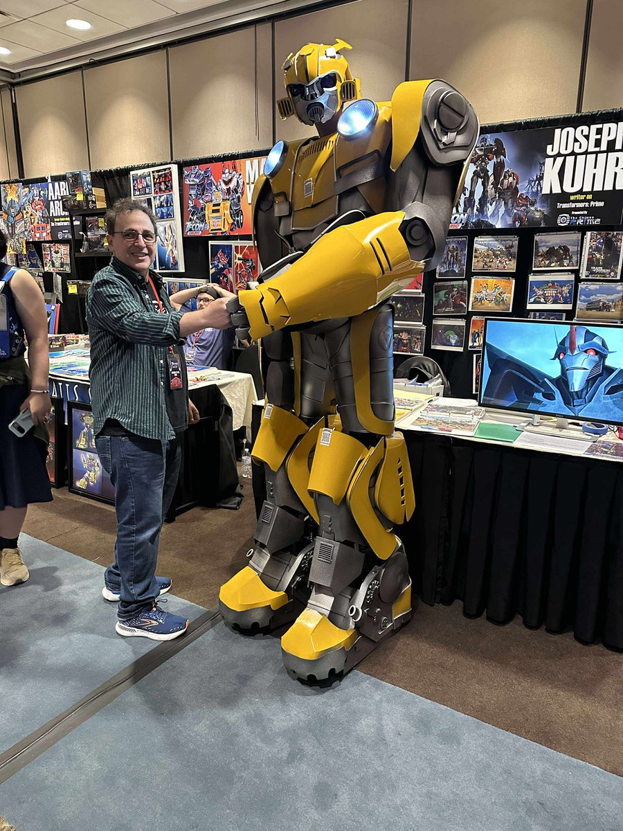 tfconofficial's tweet photo. Let's see your photos from #TFconChicago 2025!

The turn out was amazing for the convention this year, we are going to need a bigger venue! Thanks for your support Chicago and a huge thanks to all the staff and volunteers that helped out at the convention this year! https://t.co/NJFlSDwMF0