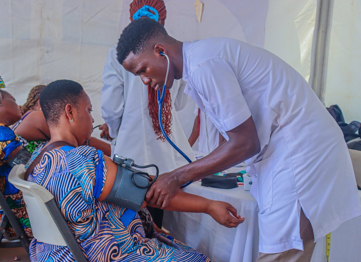 Des prestations en ophtalmologie, soins bucco-dentaires, santé sexuelle &amp; reproductive ont été offertes aux femmes, jeunes, enfants et personnes vulnérables. 

⚕️Des dépistages gratuits de l'hypertension artérielle, VIH/SIDA &amp; du cancer du sein ont été réalisés. 
#SantePourTous