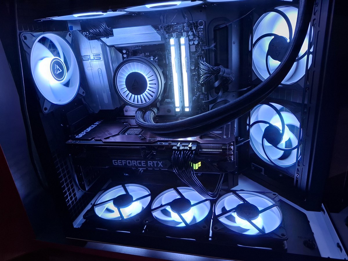 CrowdController tweet media