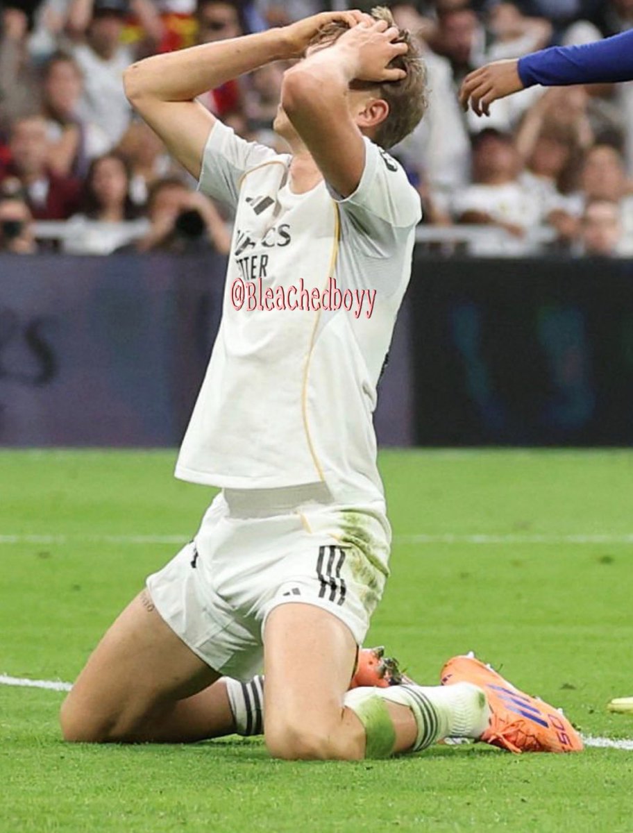 يا فضيحتي وانا اعلن انكساري قدام العالم كله 🛐
هاوسن رباني وحطني بمقامي الصحيح🙇🏻‍♂️ 

ردد يا برشلوني وحط لايك محد داري 
هاوسن ناك امك وحط رجله بحلقك 😈