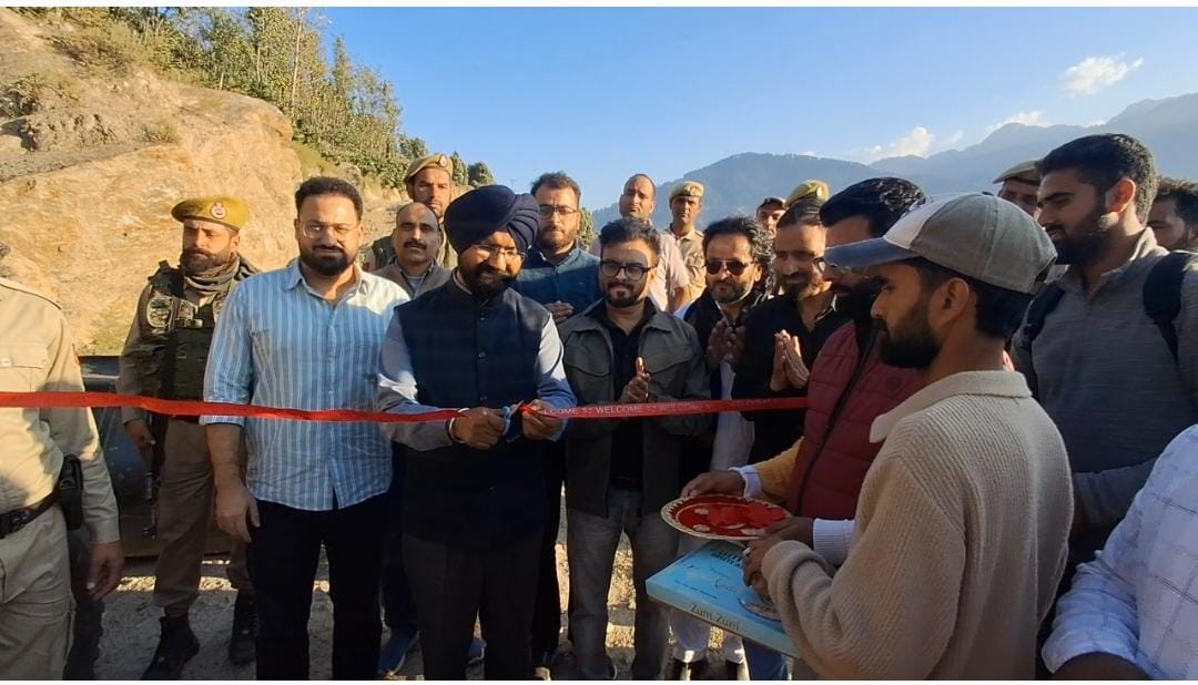 dcdodaofficial's tweet photo. DC Doda @harvinder_ias inaugurated the newly developed Berbag Ground, boosting sports infrastructure & youth engagement in the district.
Emphasis on quality, accessibility & community participation.
#DodaDevelopment #SportsForAll #YouthEmpowerment
@OfficeOfLGJandK
@Divcomjammu https://t.co/axe0FZmKt5