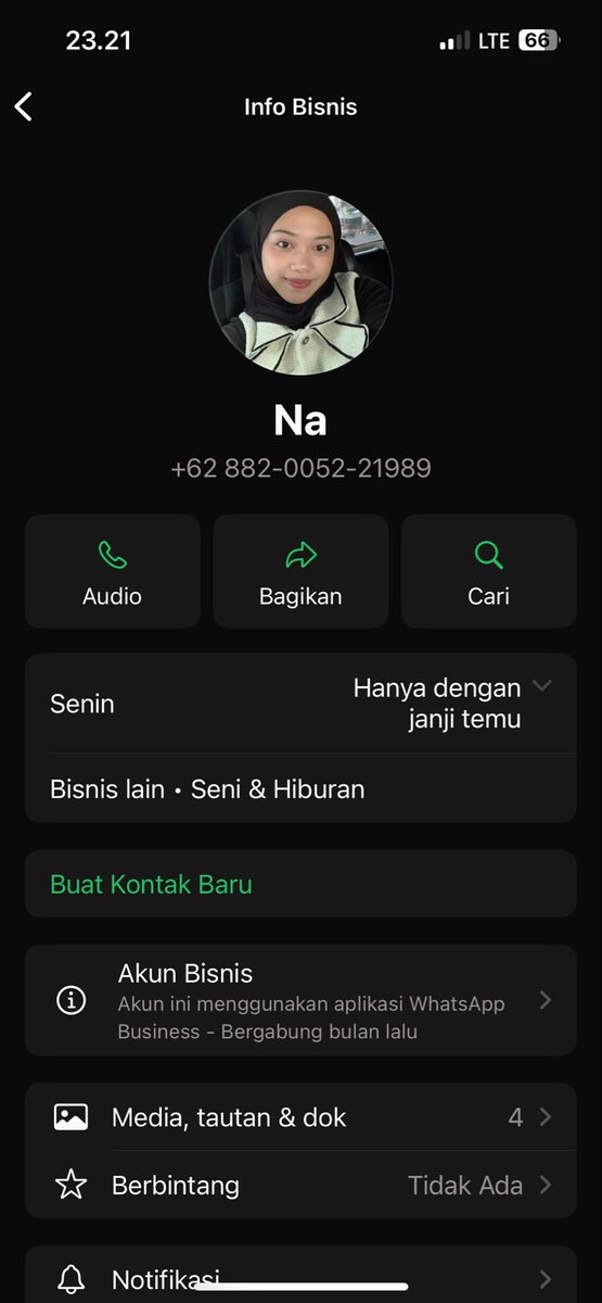 V_latte95's tweet photo. ‼️SCAMMER ALERT‼️
Ini agak beda, krn dia pake identitas orang lain utk beli tiketnya &amp; ngejual dengan alesan gbs dtg krn kecelakaan (smoga abis ini kecelakaan beneran)

X @lllunaxix 
IG @.llunnnax
WA &amp; Gopay 0882005221989
Dia jg pake no rek BCA @beebatea buat nge cv saldo scamnya https://t.co/GrCnhoPlMk