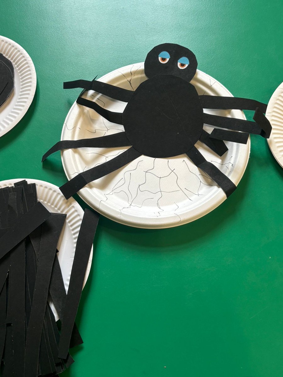 CharltonLib's tweet image. We enjoyed some Spooky fun at #CharltonLibrary with crafts and colouring today! 🎃 More sessions on Thursday 30 October 2-3pm and Friday 31 October 11am-12noon 👻 
Visit Frilly&apos;s Tea Rooms to buy some spooky cupcakes and Hallowe&apos;en worthy
treats too! 🕷️ #LoveYourLibrary