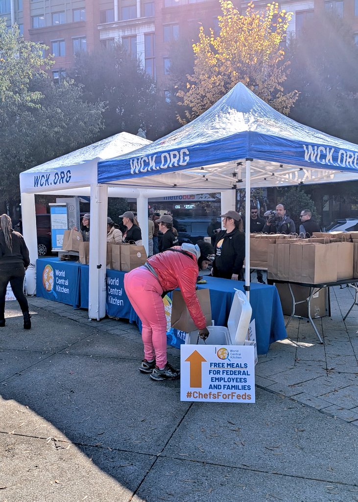 Thanks to <a href="/WCKitchen/">World Central Kitchen</a> and crew for providing free hot lunches to federal employees and to <a href="/2fiftybbq/">2fifty</a> and <a href="/lebanesetaverna/">Lebanese Taverna</a> for putting together meals so quickly. Distribution will continue during the shutdown. Check here for daily times and locations: wck.org/news/distro-si…