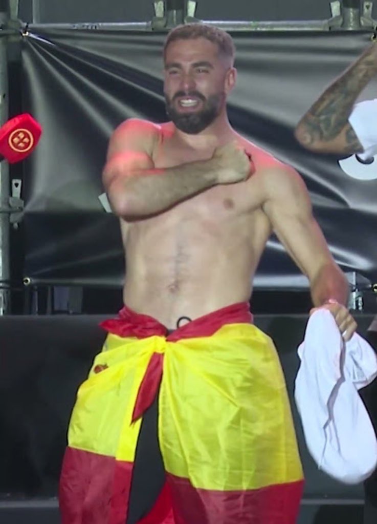 Adivinen quien nos quieren vender que está rompiendo el ambiente de la selección.