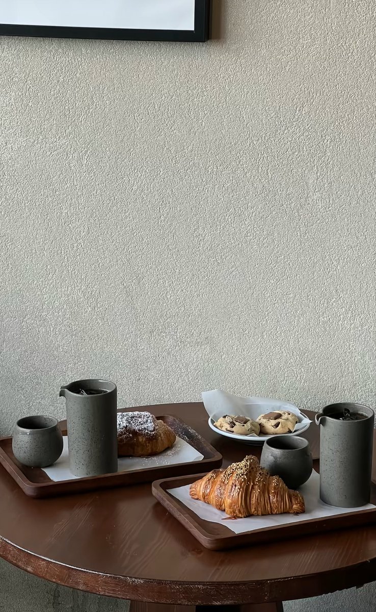 لو طاحت الاحلام في جب الظروف 
             لابد” قافلة العزيز…تمرها…🤎🦋