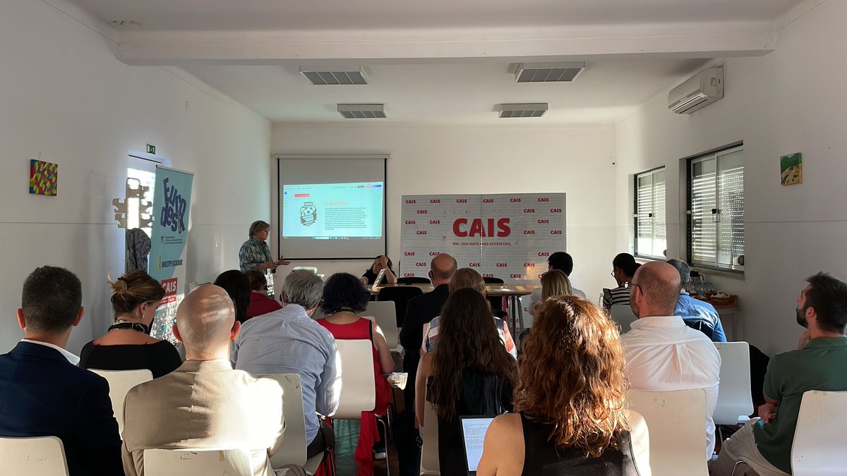 📸 A Fundação "la Caixa" apresentou à delegação da <a href="/Taula3sector/">Taula Tercer Sector</a> o programa Incorpora destinado às pessoas em risco de exclusão social.

Na mesma sessão, também divulgaram os seus projetos a Associação CAIS, o Centro Pedro Alves Correia (CEPAC) e a instituição Ares do Pinhal.