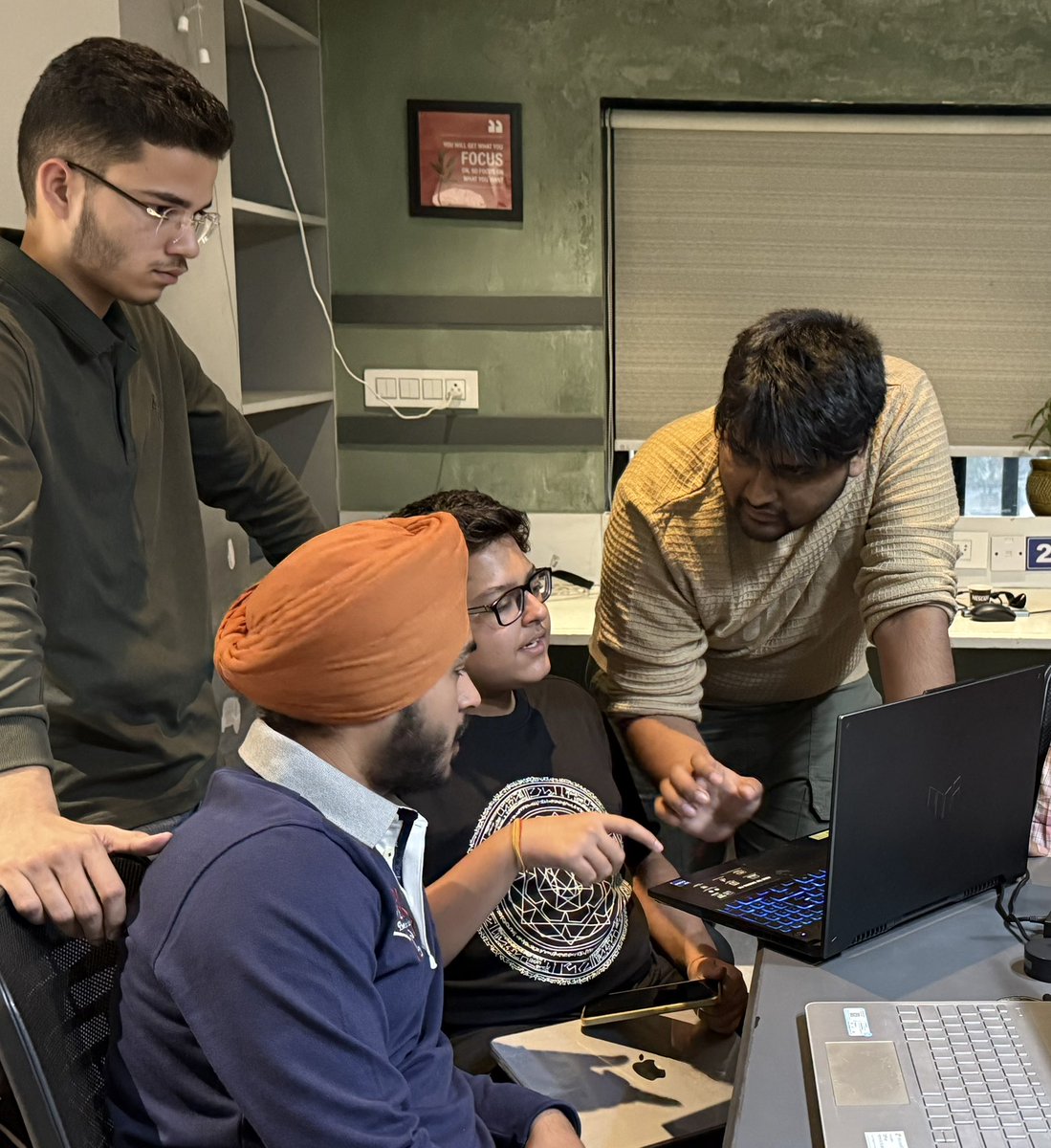 Grow__Ease's tweet photo. Finalizing Grow Ease at Cypherpunk Build Station, Jaipur.
Big news soon! 👀

@solana @SuperteamIN @colosseum @0x_bbc https://t.co/d3YeqXEbdf
