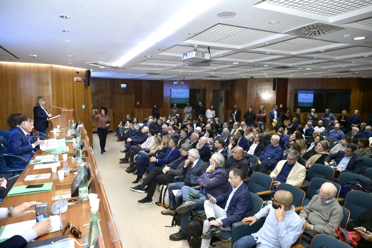 #DanielaFumarola conclude Consiglio Generale Cisl Lazio: “Grazie a tutta la Cisl del Lazio per la grande energia, la passione e la dedizione che dimostra  ogni giorno nei confronti delle persone, delle comunità e dei territori per i quali rappresenta  un punto di riferimento