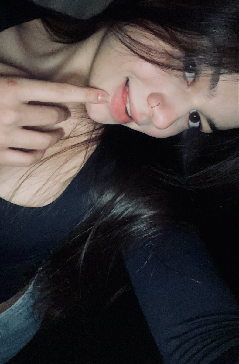 juliaannjs's tweet photo. oi, sou linda. beijos! https://t.co/zTtwMWbYrM