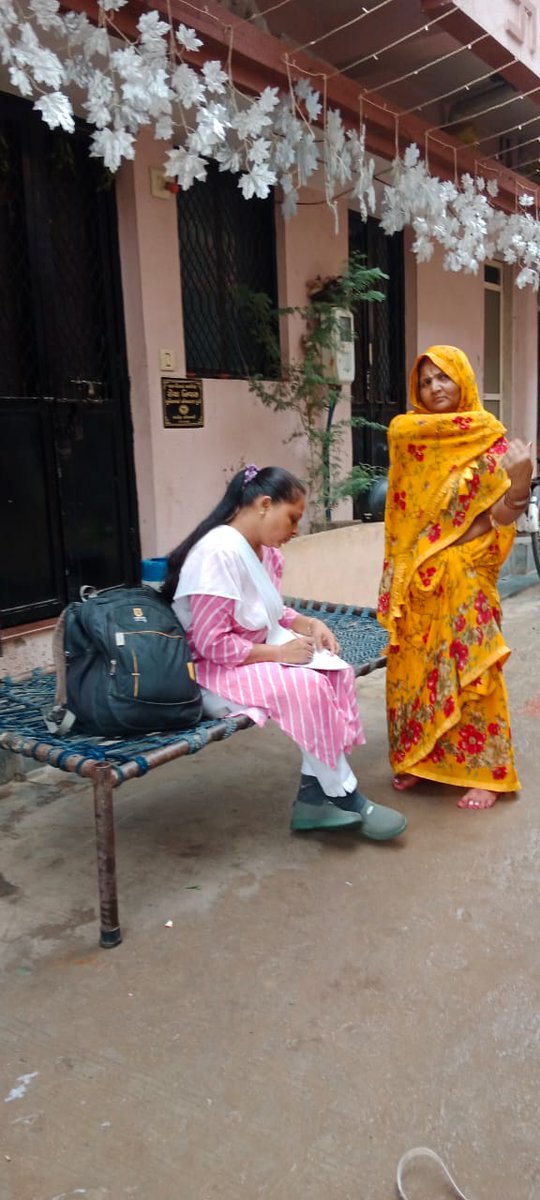 dsbccAmc's tweet image. વેજલપુર UPHC | AMC આરોગ્ય વિભાગ
Very High Risk PNC માતાઓની ગૃહ મુલાકાત
પાણીજન્ય અને વેક્ટરજન્ય રોગ નિયંત્રણ માટે ઇન્ટ્રા-પેરી ડોમેસ્ટિક પ્રવૃત્તિઓ, NCD સ્ક્રિનિંગ કેમ્પ અને ઘરેઘરે આરોગ્ય સર્વે સમુદાય આરોગ્ય સુરક્ષા માટે સતત પ્રયત્ન.#AMCHealth #PublicHealth #VHRPNC #NCDScreentrol
