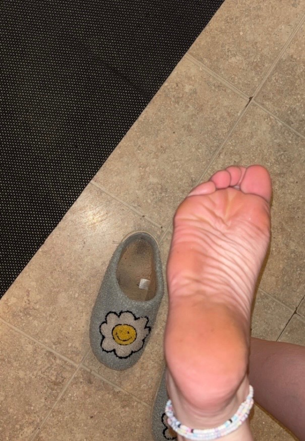 💦🦶🏻🤤 

- #podolatria #feet #pés #podolatria #apaixonadoporpes #pezinhosdeprincesa #pezinhos #feetbrazil #belospezinhos #pésfemininos #feetslave #pesbrasil -