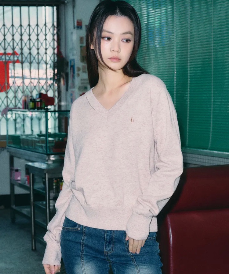 choluckygal's tweet image. #알티이벤트

인용된 원트윗
알티 + 마음 해주신 구독깅 5분께
헬레네파리스 브이넥 벤트 클래식 니트를 보내드려요🤍