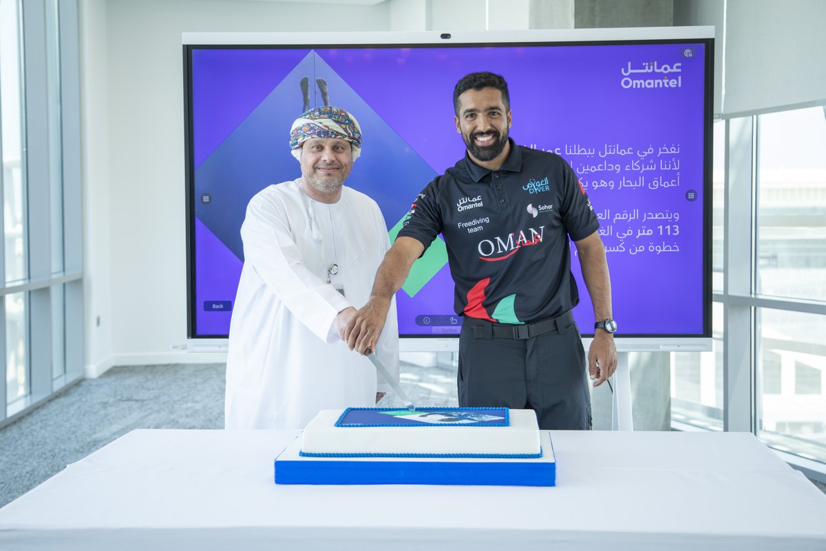 Omantel's tweet photo. نفخر في عمانتل ببطلنا عمر الغيلاني الذي يتصدر الرقم العربي والآسيوي بعمق 113 متر في الغوص الحر. https://t.co/vdyeI7CDVu