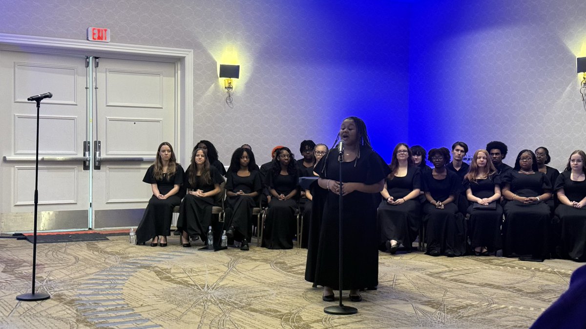 DrJNeighbours's tweet image. Suffolk @SufVAschools @SPS_FPA fine and performing arts representing at the Virginia Association of School Superintendents conference! The Center for Performing and Production Arts @CPPA_SPS at Lakeland @LHSCavs under Tiffany McCabe Carr 👏🏻👏🏻👏🏻 #SPSCreatesAchievers…