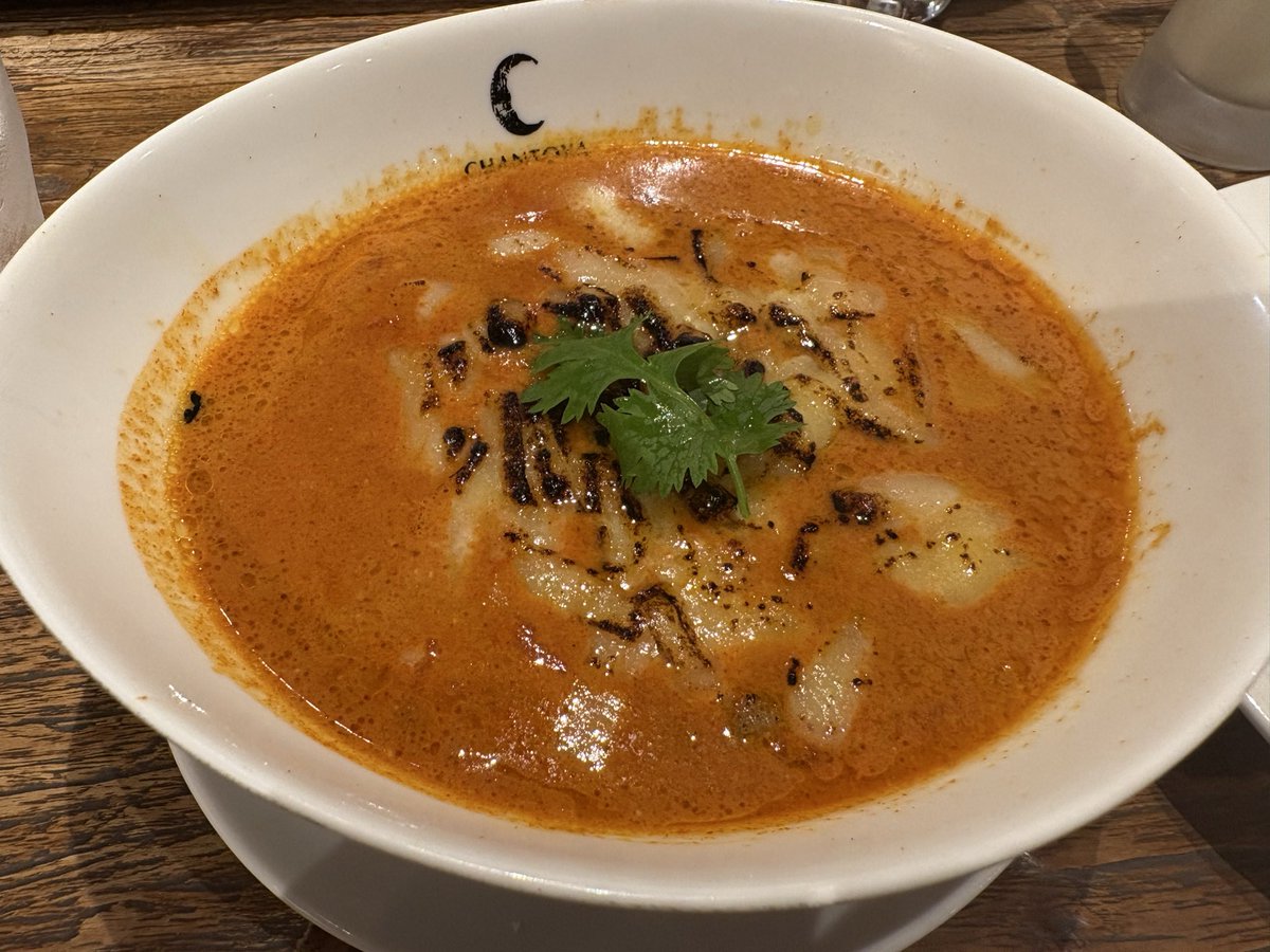 coffee10cacao's tweet image. 御茶ノ水にあるココナッツカリーのお店【チャントゥーヤ】さん。ひき肉とじゃがいもとトマトの焼きチーズカレー❗️こんなん美味しいに決まってる😆
#チャントゥーヤ
#御茶ノ水