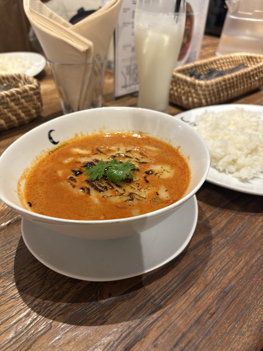 coffee10cacao's tweet image. 御茶ノ水にあるココナッツカリーのお店【チャントゥーヤ】さん。ひき肉とじゃがいもとトマトの焼きチーズカレー❗️こんなん美味しいに決まってる😆
#チャントゥーヤ
#御茶ノ水