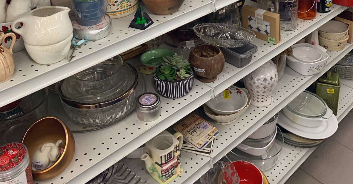 DemsGemz's tweet photo. #Thriftinginspiration #Thrifting #Gemz #secondhand #Thriftstorefind #fall2025 #iSpy #TREASURE #Halloween2025 #Goodwill #Gem #decor #collectibles https://t.co/7ckZ1f27V1