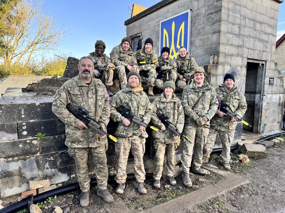 This is Carl🏳️‍🌈😺🏴󠁧󠁢󠁷󠁬󠁳󠁿🍕 tweet media