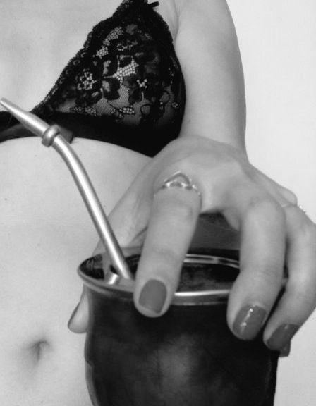 Lunes de.... Buen día!! 
Últimos fríos ...
Pero el mate siempre calentito. 🔥🧉
Que tengan una linda semana
😘😘