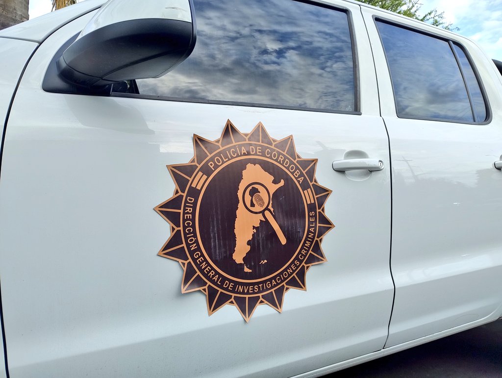 #AHORA Zona norte de la Ciudad, operativo conjunto del Polo de la Mujer y <a href="/minsegcba/">Ministerio de Seguridad</a> x varios individuos q no tienen el dispositivo (tobillera) x violencia de género. Hay varios pedidos de captura. Algunos en la elecciónes fueron localizados. Info: Javier Sassi <a href="/masradiocba/">Más Radio Córdoba</a>