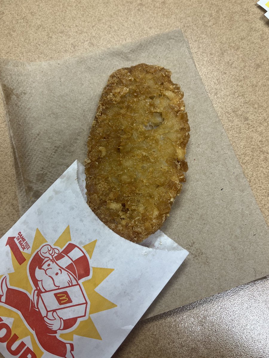 outcasts4l's tweet photo. @McDonalds I wish this came out fresh and edible looking 😩 https://t.co/TEx1YmrGbD