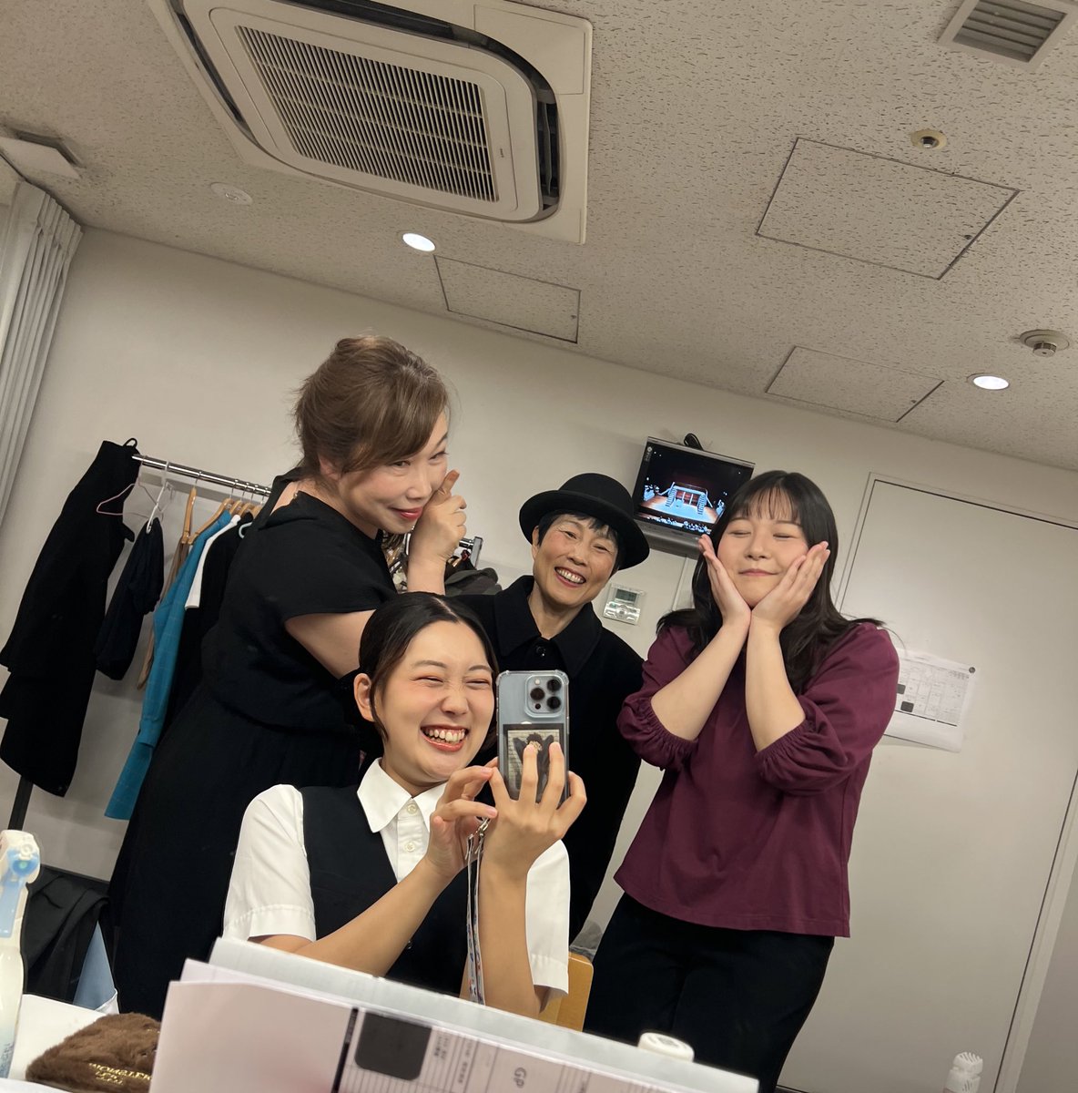 MODE『プンティラ旦那と下男のマッティ』
ご来場頂きまして、誠にありがとうございました！

楽しさ悲しさ怒り全て舞台に残してこれたので、悔いなしです。
関わってくださった全ての方に感謝です。また会えますように！  

毎日パワーを分け与えてくれた楽屋メンバー📷🔥

#MODE_松本修