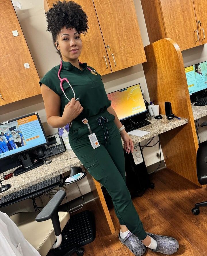 Happy new week lovelies 😘🥰. Dr. Mat.