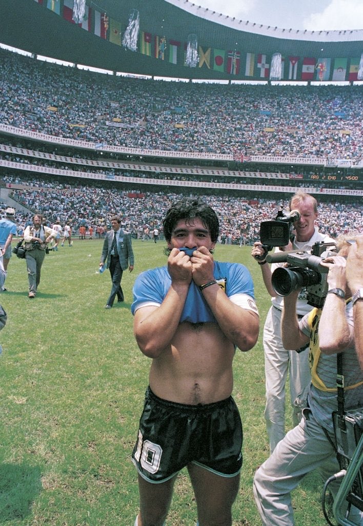 Así siempre. Perdónalos Diego 🇦🇷🙏