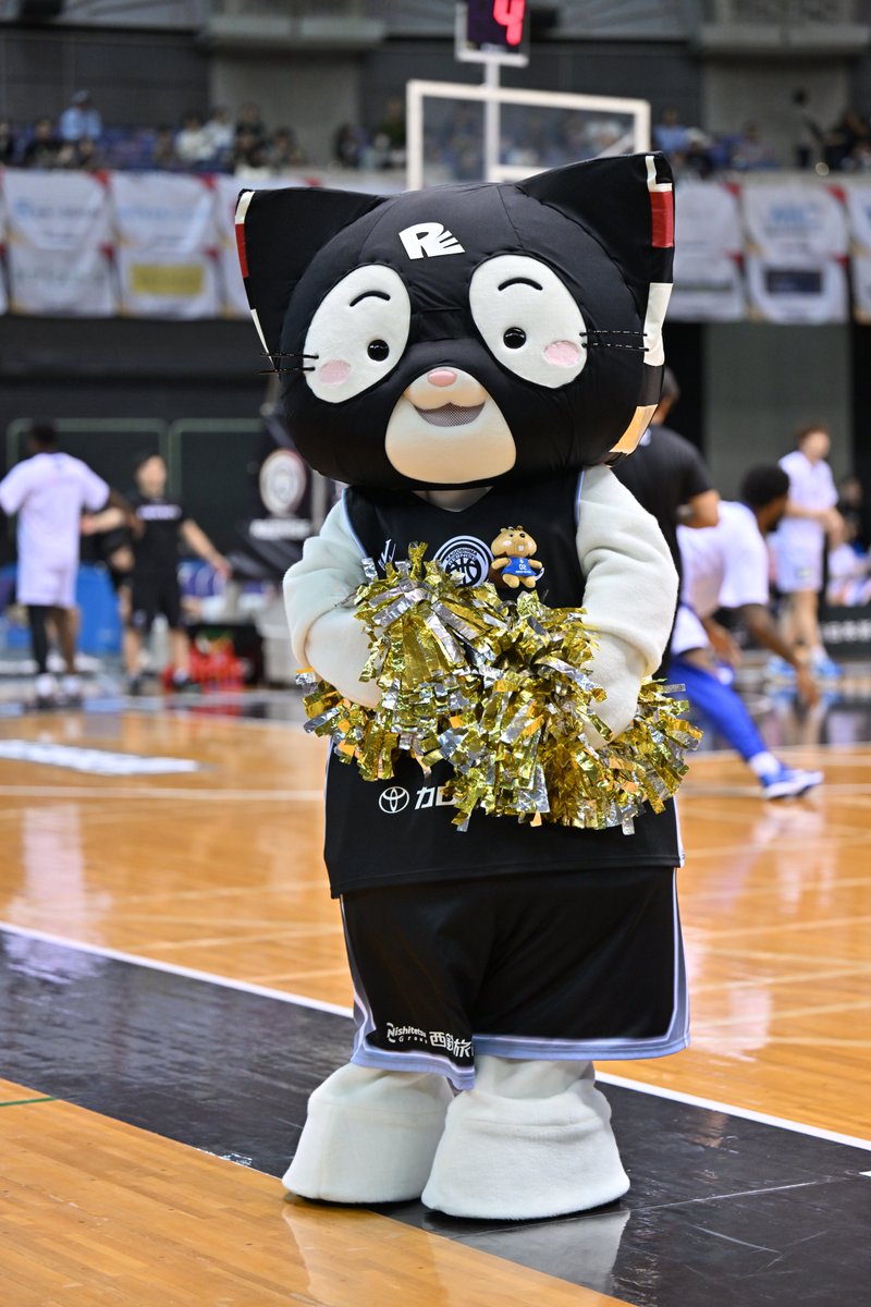 マスコットさんの可愛さは写真では中々伝わらないですよね…
実際お会いすると写真よりはるかに可愛いですよ
マスコットさんへお会いする為にアウェイ戦に行くのも全然ありだと私は思うです
マスコットさんのファンサ凄くて絶対楽しい旅になるはず