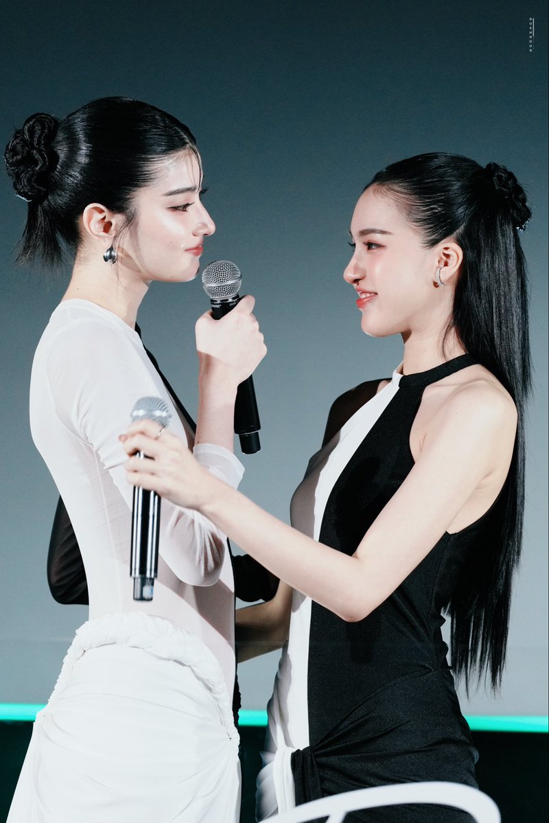 rushhour39's tweet image. My starlight แค่เธอกอดฉันไว้~

CLAIREBELL PREMIERE

#ClaireBell #ClaireBellคลั่งรักนักโทษ
#mable_siriwalee #blejie