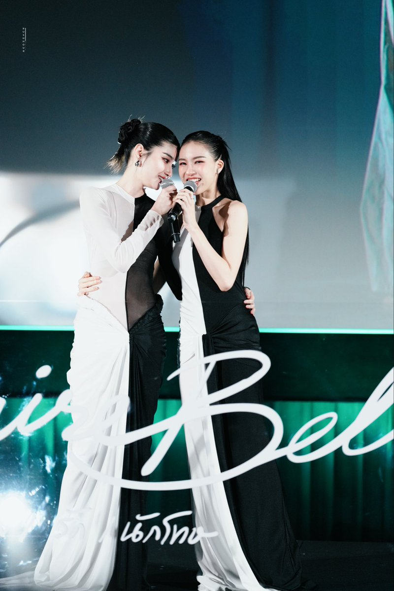 rushhour39's tweet image. My starlight แค่เธอกอดฉันไว้~

CLAIREBELL PREMIERE

#ClaireBell #ClaireBellคลั่งรักนักโทษ
#mable_siriwalee #blejie