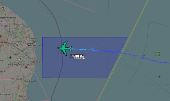 Andyyyyrrrr's tweet photo. 12:26 REACH 834 USAF KC-135/R Stratotanker
Inbound RAF Mildenhall from Al Udeid #OTBH after supporting the E4B during POTUS's short Visit to Qatar
Looking for ILS RW28 full stop
Working Lakenheath RAPCON 275.825
#RCH834 Tail : 60-0341 https://t.co/3rYWkTXIMQ