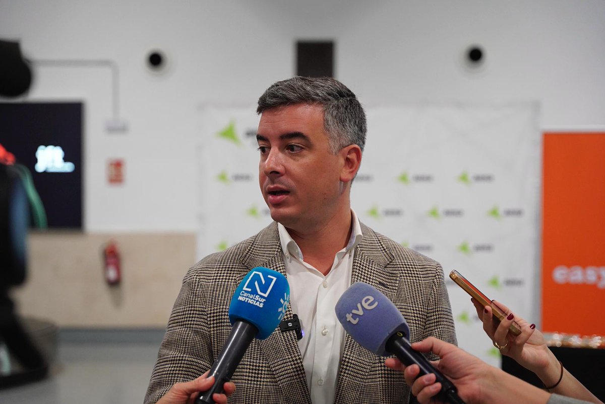 ✈️ Nuevas rutas internacionales de <a href="/easyJet/">easyJet</a> desde @AeropuertoSVQ: Berlín, Lyon, Milán Malpensa y Ámsterdam. El vicepresidente de Prodetur, Rodrigo Rodríguez Hans, destaca el impulso a la conectividad aérea y al turismo provincial.
🔗 f.mtr.cool/ttcsswcrqu
#prodetur