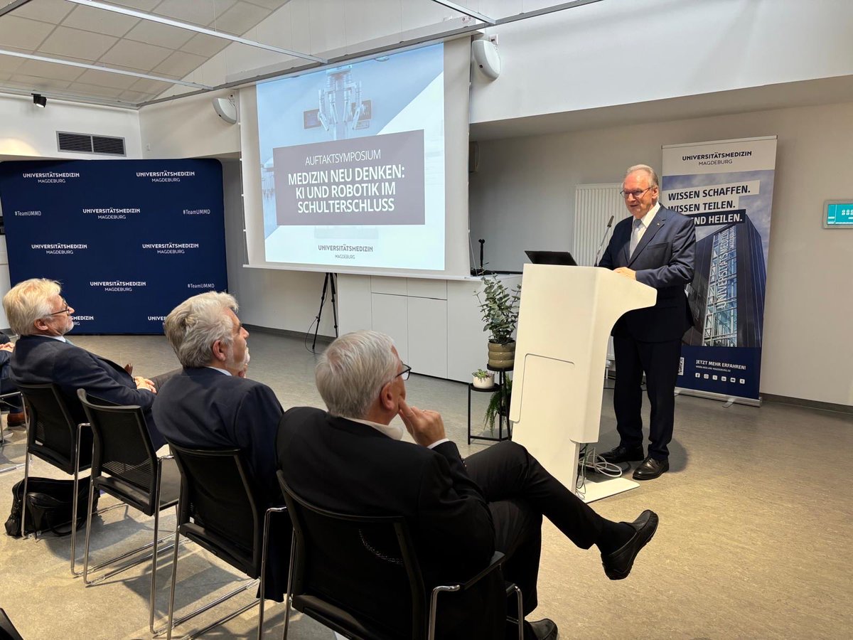 sachsenanhalt's tweet image. Auftaktsymposium Robotik der @OVGUpresse zur Partnerschaft mit BEC Medical – mit MP @reinerhaseloff &amp;amp;  @MWU_LSA-Minister Willingmann &amp;amp; Finanzminister Richter. 
Das Projekt ist Leuchtturmprojekt für #Spitzenforschung, technologische Innovation &amp;amp; nachhaltige #Gesundheitsversorgung.