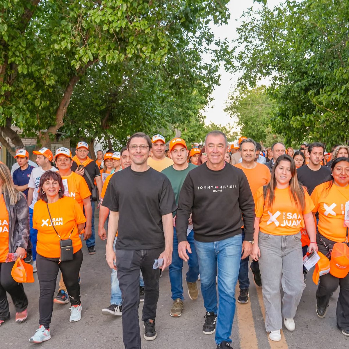 Felicitaciones, <a href="/fabianmartinsj/">Fabián Martín</a>, diputado nacional electo por el frente <a href="/XSanJuanOk/">Frente Por San Juan</a>!
Mi agradecimiento al gobernador <a href="/DrMarceloOrrego/">Marcelo Orrego</a> por la confianza y el liderazgo.
Y a <a href="/LauraPalma_ok/">Laura Palma</a>, por el trabajo compartido en este camino.
Sigamos apostando al futuro de San Juan 🇦🇷