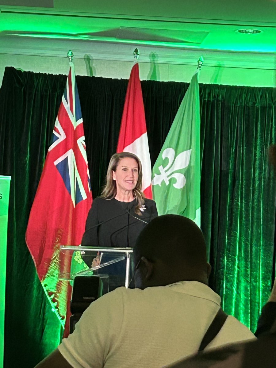 Présent à la soirée d’ouverture du Congrès 2025 de l’AFO à Toronto pour la Remise du Prix de la ministre et le lancement des États généraux.

Fier de soutenir notre francophonie ontarienne!
 
At the AFO 2025 opening , proud to support Ontario’s Francophonie!