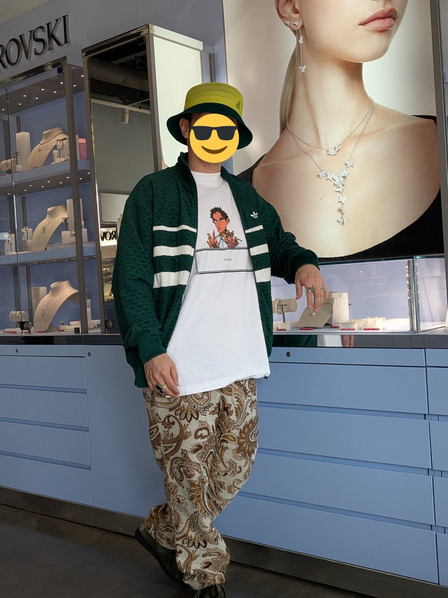 LittleK55's tweet image. @trigger_reggae #trigger_reggae
@hibikilla30 
#unleash
トリガーレゲエの副賞の１つ
unleashの洋服🎊
サイズ感は165cmでLサイズ。
元々がオーバーサイズシルエットなので着崩れしなくちょうどよし👍️
首周りもしっかりしていてだらしない感じになりません😊
ありがとうございました🙌