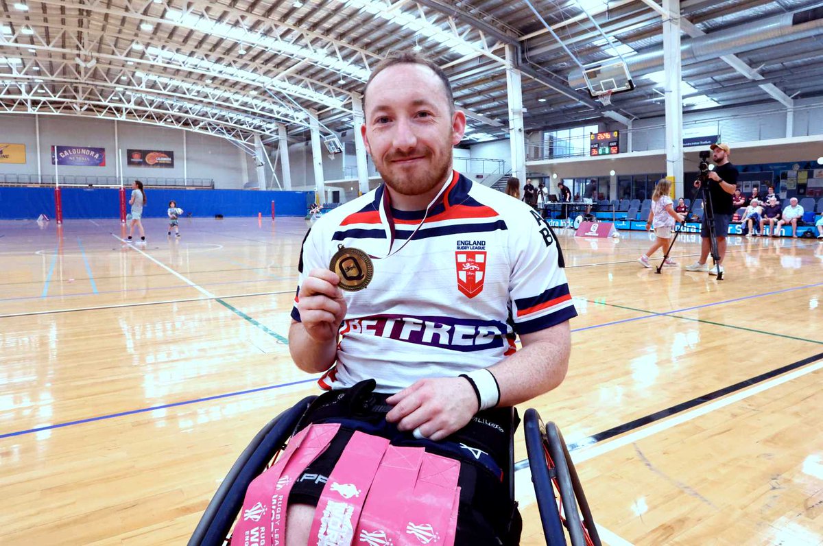 RugbyLeeds's tweet photo. 𝙈𝙖𝙣 𝙤𝙛 𝙩𝙝𝙚 𝙈𝙖𝙩𝙘𝙝 👏

22 points from Nathan Collins helped @England_RL  to victory over Queensland ahead of their two-Test Ashes series against the Wheelaroos.

👉https://t.co/REDnjSn2so https://t.co/HPRdYPBLer