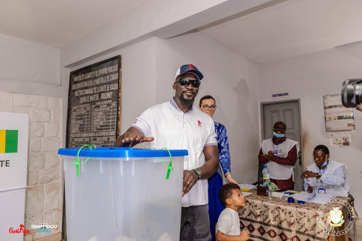 La stratégie du flou et de la neutralisation : une arme à double tranchant 

À 62 jours de la présidentielle du 28 décembre et à 6 jours de la clôture des candidatures, le général Mamadi Doumbouya continue d’entretenir le mystère sur sa participation au scrutin. Dilemme,