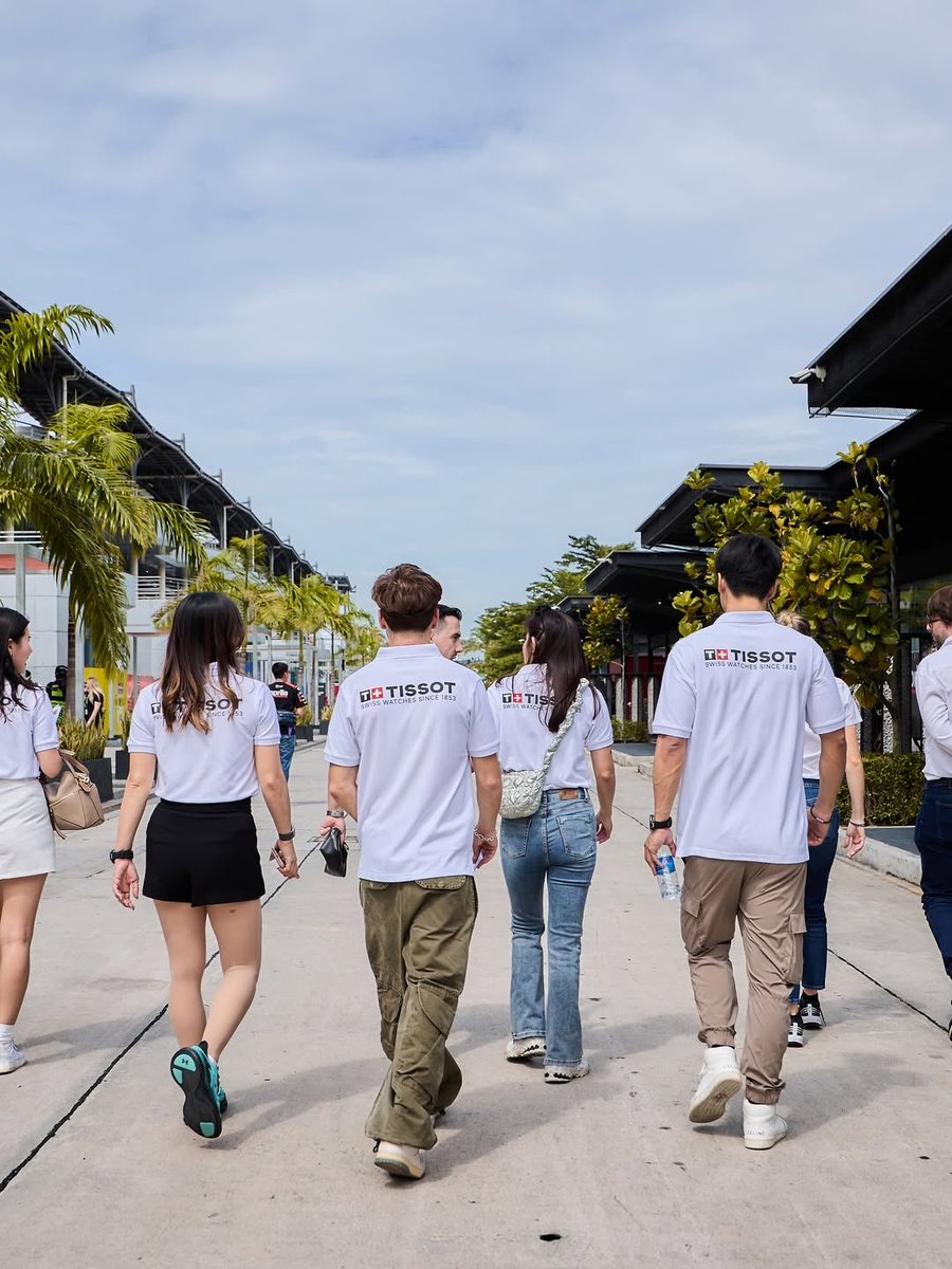 Ohmpawat_Family's tweet photo. ✨27.10.2025✨
 IG: Ohmpawat Update

🧡🥰⌚️

#MalaysianGP #LCR #SC35 #MotoGP #Tissot #TRace #TissotThailand
#ohmpawat #ยิ้ม5พันของโอมภวัต https://t.co/7neGfkYpo7