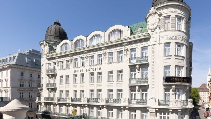 Ah beautiful <a href="/_vienna_info_/">Vienna</a>  and the stunning #HotelAstoriaVienna part of <a href="/CurioCollection/">Curio Collection</a> . Check out my review - omotgtravel.com/hotels/hotel-a… <a href="/OMOTG/">Our Man On The Ground Travel and Lifestyle</a> <a href="/TravWriters/">BGTW: British Guild of Travel Writers</a>